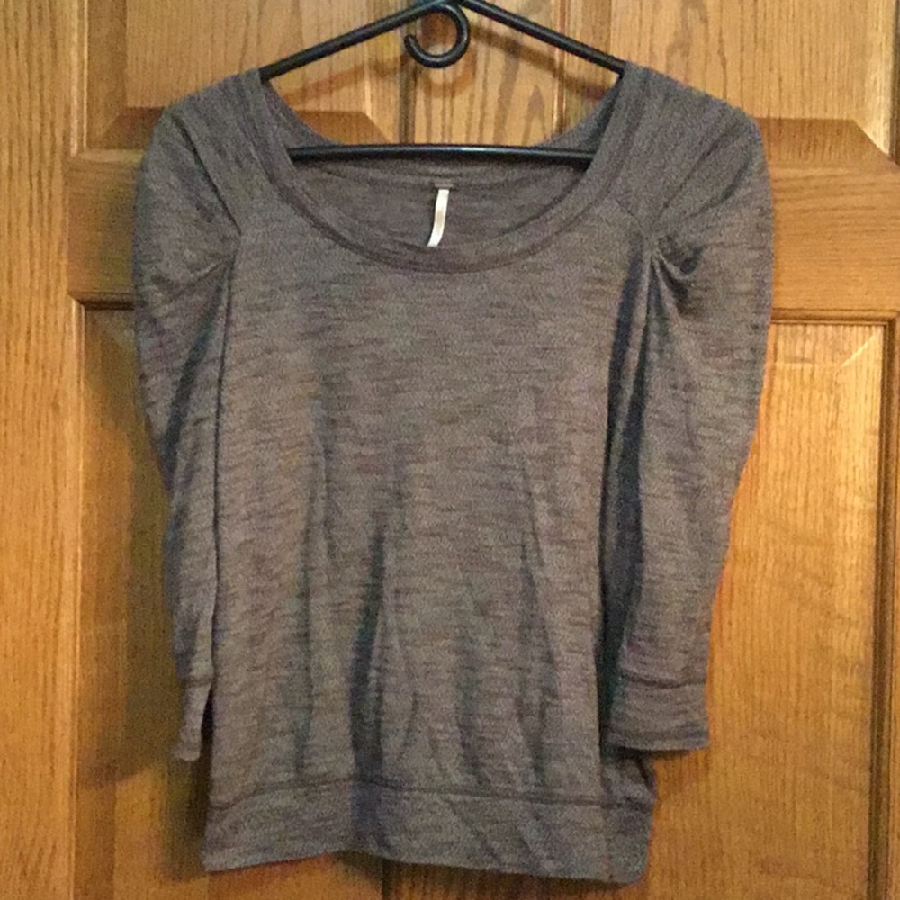 Free people top, 3/4 sleeve, sz XS reposting because it does not fit me 😢